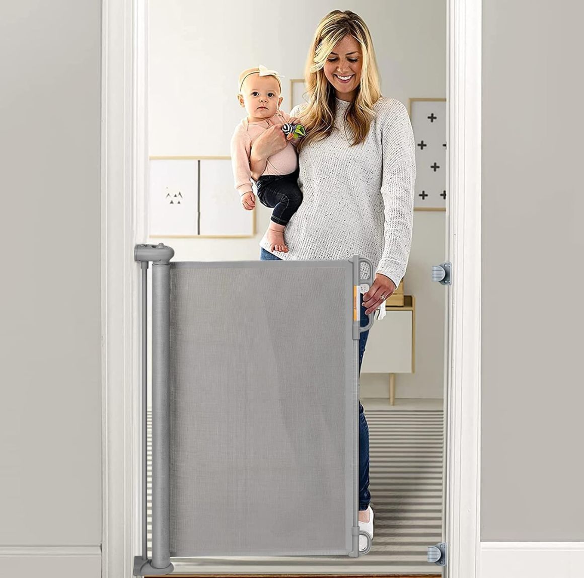 Puerta Retráctil de Seguridad para Bebés y Mascotas con Cierre Automático y Diseño sin Riel Inferior
